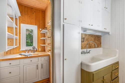 4124 Luverne St, Duluth MN 55804-2150 exterior