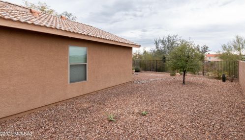 9558 Marsh Wren Pl, Tucson AZ 85742-8455 exterior
