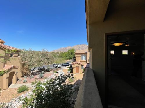 7050 Sunrise Dr, Tucson AZ 16105-1317 exterior