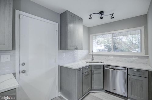 4115 Duvawn St, Alexandria VA 22310-2023 exterior