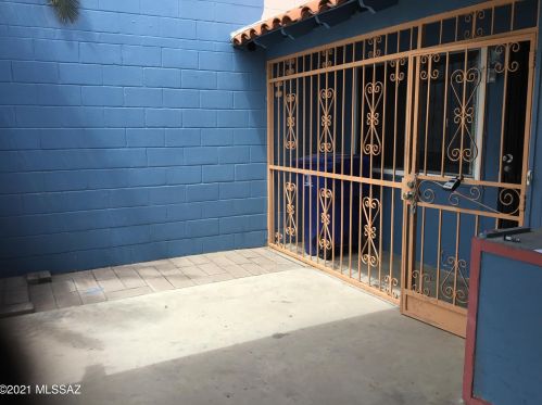 1221 Drexel Rd, Tucson, AZ 85706-4305