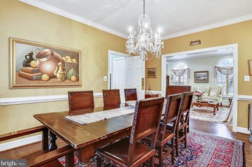 1276 Beverly Rd, Mc Lean VA 22101-2834 exterior