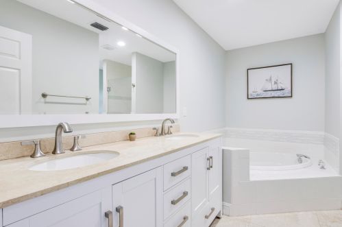 2779 Eagle Dr, Fort Pierce FL  34984-8919 exterior