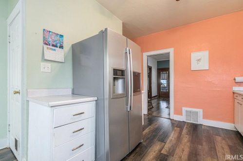 532 9 St, Mishawaka IN 46544-4917 exterior