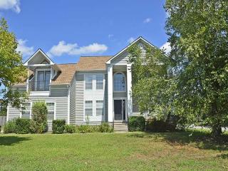 1532 Hilltop Dr, Chesapeake, VA 23322-1738