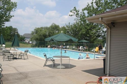 262 Hampshire Ct, Piscataway NJ 08854-6248 exterior