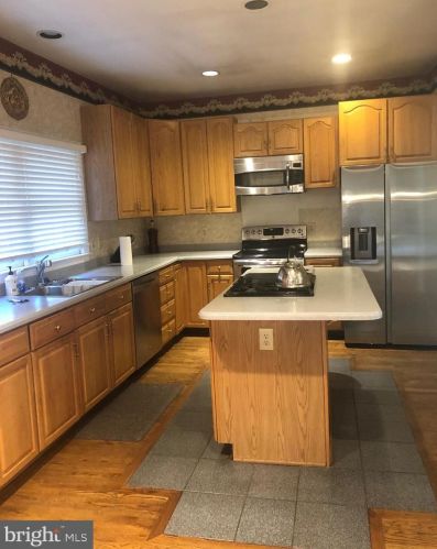 11606 Caplinger Rd, Silver Spring, MD 20904-2768