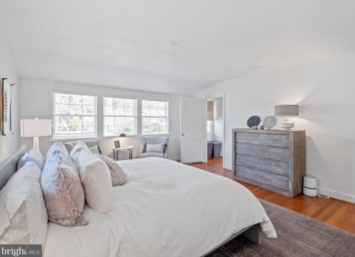 2349 King Pl, Washington DC 20007-1030 exterior