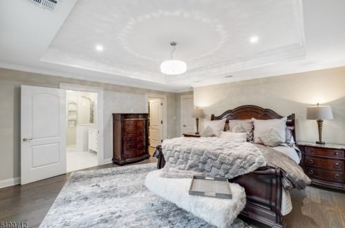 30 Mount Pleasant Pkwy, Livingston NJ  07039-2821 exterior