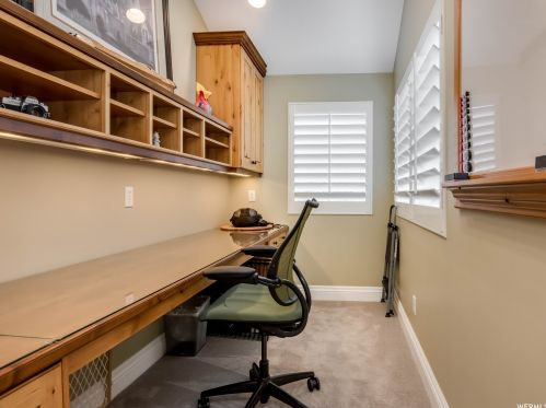 8616 Cima Dr, Sandy UT 84093-7060 exterior