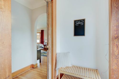 2130 72nd Ct, Chicago, IL 60707-3103