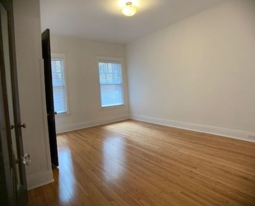 415 Surf St, Chicago IL 60657-6106 exterior