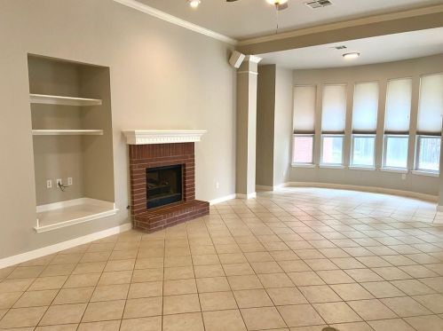 1836 Chasewood Dr, Austin TX  78727-6364 exterior