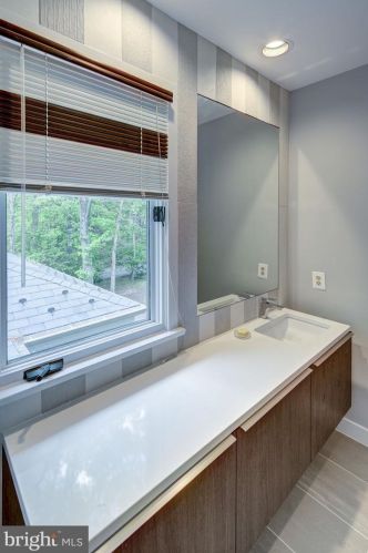 10011 Avenel Farm Dr, Rockville MD 20854-5410 exterior