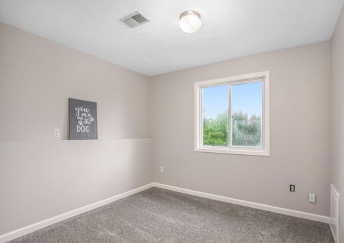 340 Riverwood Dr, Middlevle MI  49333-9092 exterior