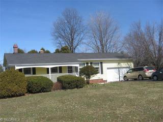 18536 Shurmer Rd, Cleveland OH  44136-6151 exterior