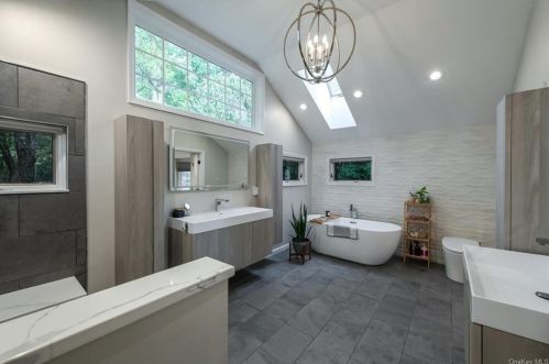 97-105 Kingwood Park, Poughkeepsie NY  12601-5448 exterior