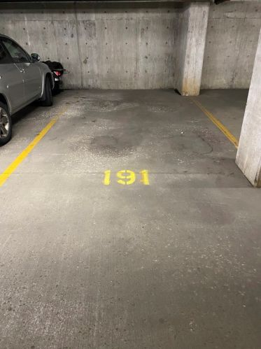 899 Plymouth Ct, Chicago IL 60605-2058 exterior