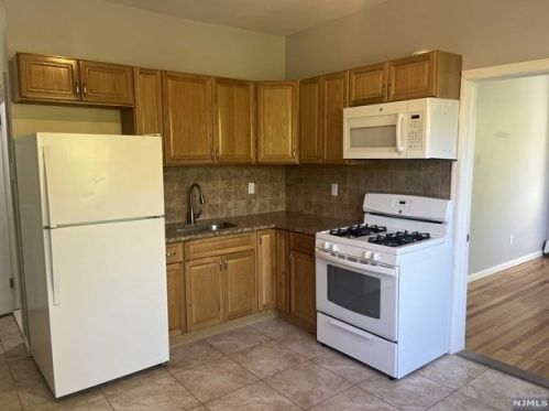 540 Kipp St, Teaneck NJ  07666-1632 exterior