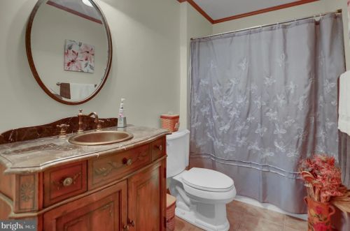 181 Primrose Ln, Hanover PA 17331-5211 exterior