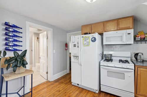 1936 Portage St, Kalamazoo MI 49001-5153 exterior