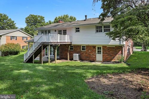 6527 Divine St, Mc Lean VA 22101-4623 exterior