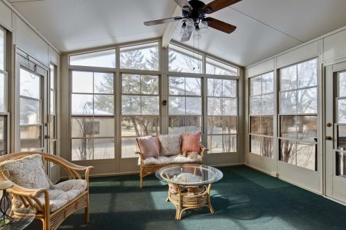 1404 Candlewood Dr, Bull Valley IL 60014-8964 exterior