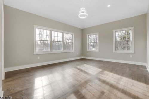 95 Irving Ave, Livingston NJ  07039-2947 exterior