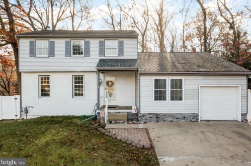 837 Canal St, Blenheim, NJ 08012-1033