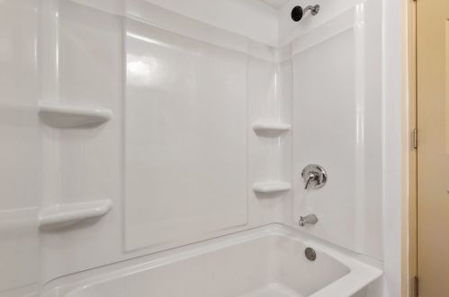 215 5 Ave, Joliet IL 60433-2207 exterior