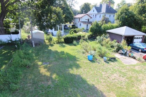 12 Smith St, Derby CT 06418-1216 exterior