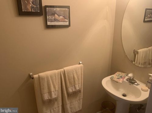 3357 Woodland Cir, Huntingdon Valley PA 19006-4246 exterior