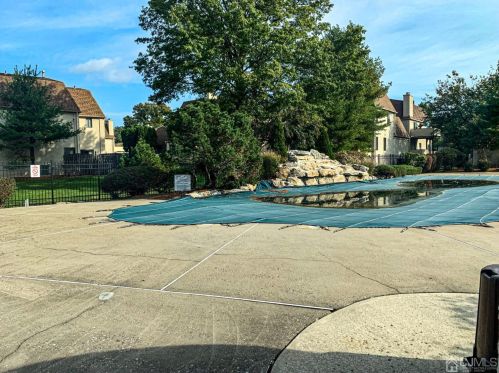 67 Gate House Ln, Edison NJ  08820-4008 exterior