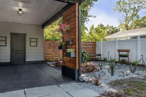 8109 Fielding Ave, Tampa FL  33604-2911 exterior