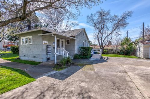 102 Natoma St, Folsom CA 95630-3011 exterior