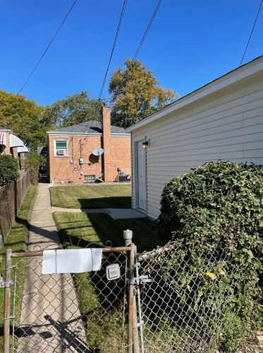 1913 93 St, Chicago IL 60643-6358 exterior