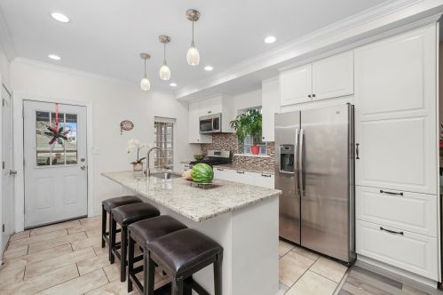 5416 Meade Ave, Chicago, IL 60638-2614