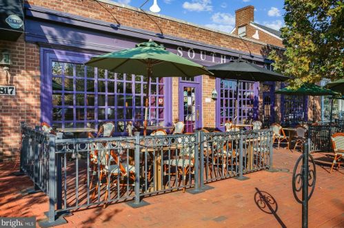 5823 Monticello Rd, Alexandria VA 22303-1302 exterior