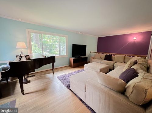 8811 Clifford Ave, Bethesda MD  20815-4744 exterior