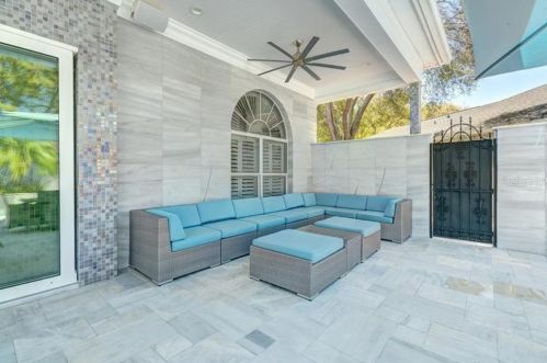 2819 Safe Hbr Dr, Tampa FL 33618-4538 exterior