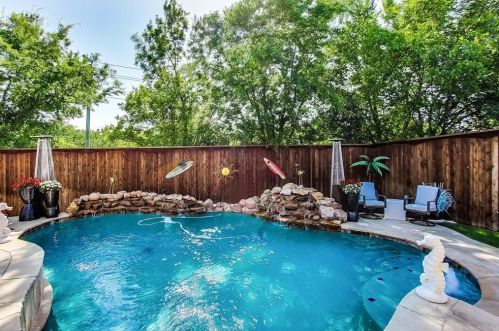 3843 Truman Dr, Frisco TX 75034-6372 exterior