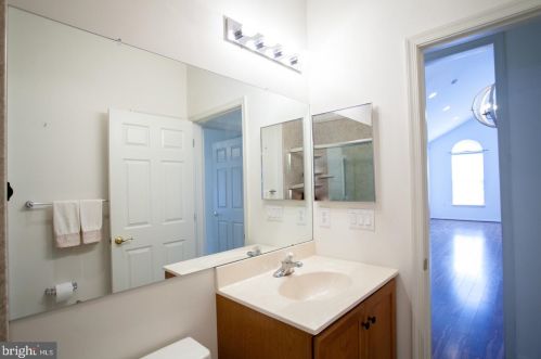 145 Villa Dr, Warminster PA 18974-3783 exterior