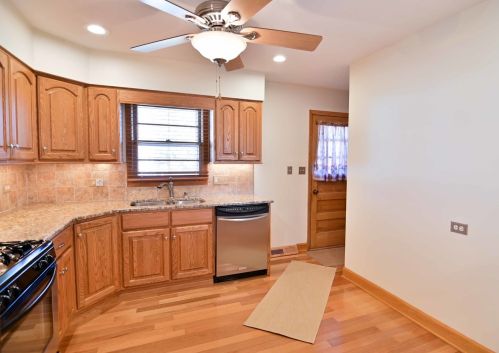 2716 Florida Ave, Waukegan IL 60087-4536 exterior