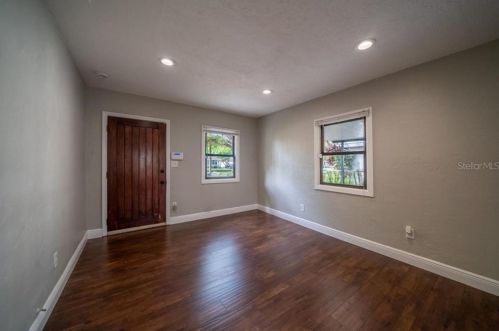 4711 Bay View Ave, Tampa FL 33611-1127 exterior