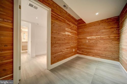 110 Delancey St, Philadelphia PA 19103-6409 exterior