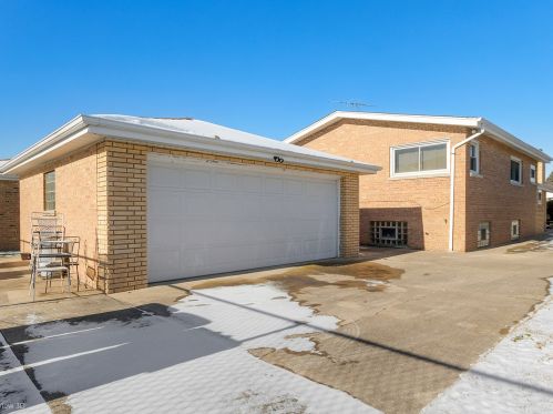 3349 85th St, Chicago, IL 60652-3728