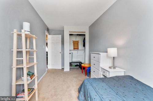 9931 Crestmont Ave, Philadelphia PA 19114-1951 exterior