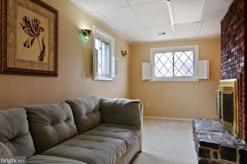 6662 Kings Hwy, Alexandria VA 22306-1506 exterior