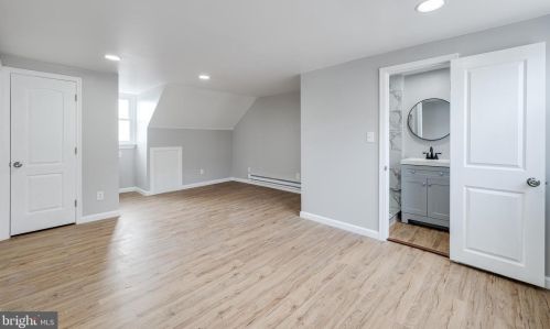 6410 Guyer Ave, Philadelphia PA 19153-2406 exterior