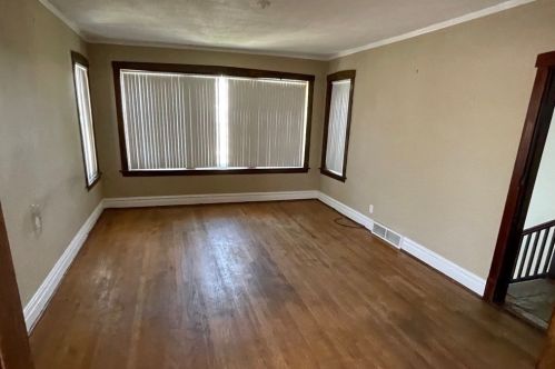 4813 Argyle St, Chicago, IL 60630-2405